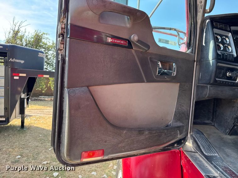 image for item FC4453 2012 Kenworth T440 dump truck