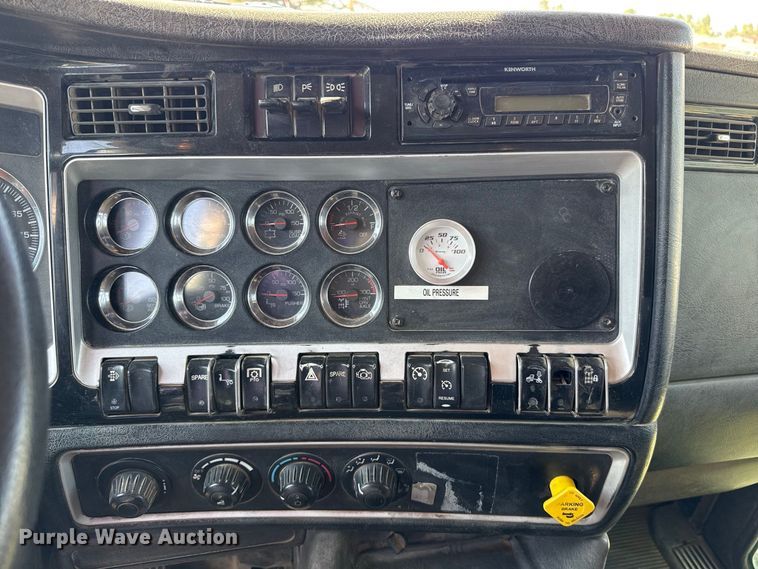 image for item FC4453 2012 Kenworth T440 dump truck