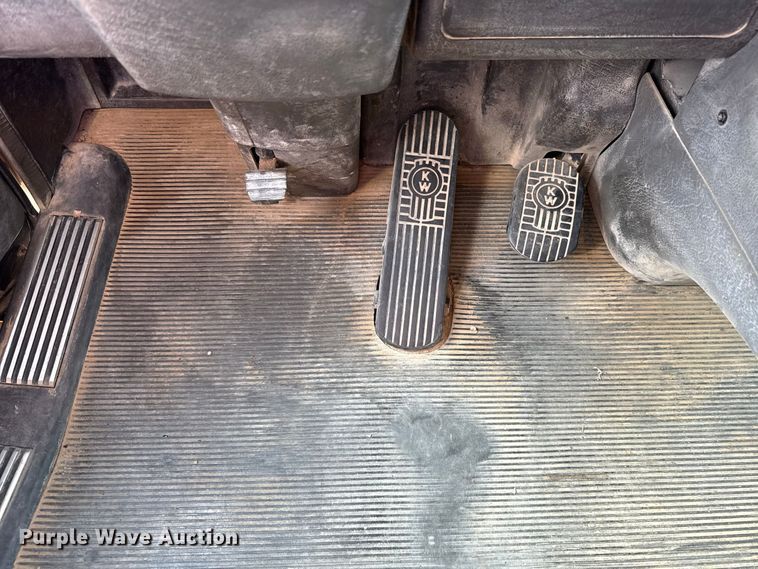 image for item FC4453 2012 Kenworth T440 dump truck