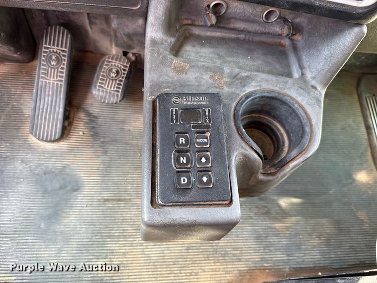 image for item FC4453 2012 Kenworth T440 dump truck