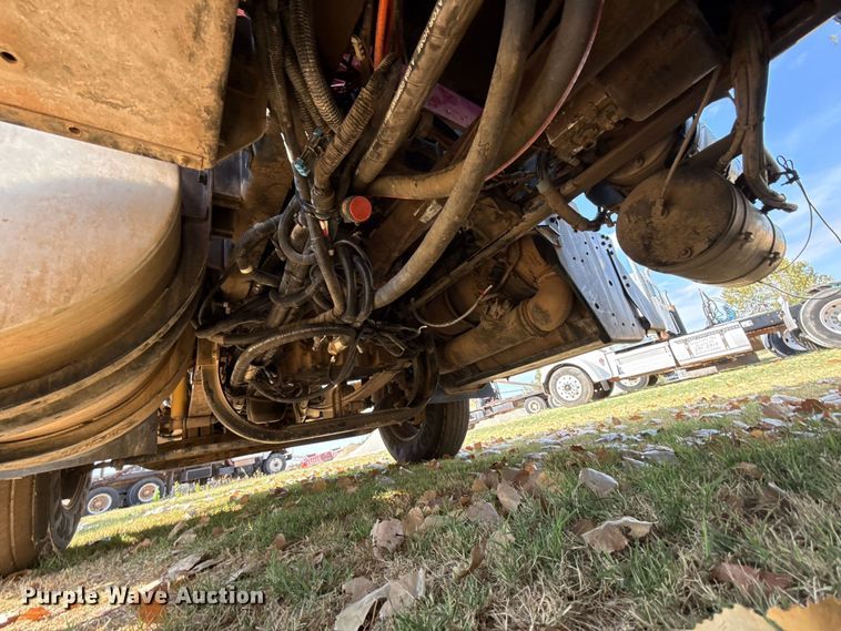 image for item FC4453 2012 Kenworth T440 dump truck