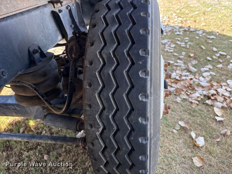 image for item FC4453 2012 Kenworth T440 dump truck