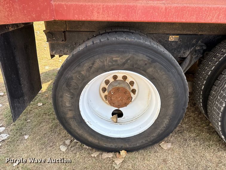image for item FC4453 2012 Kenworth T440 dump truck
