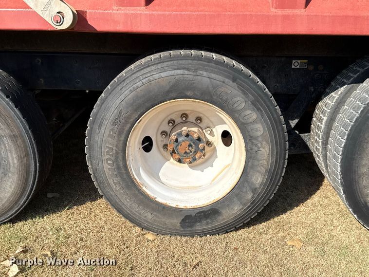image for item FC4453 2012 Kenworth T440 dump truck
