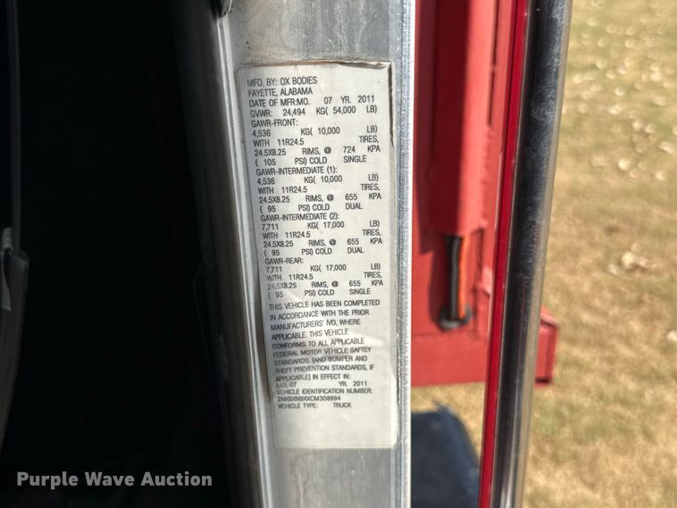 image for item FC4453 2012 Kenworth T440 dump truck
