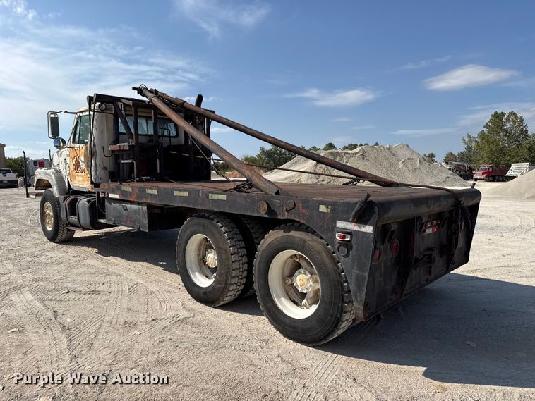 image for item FC4454 1979 International F-2574 flatbed truck