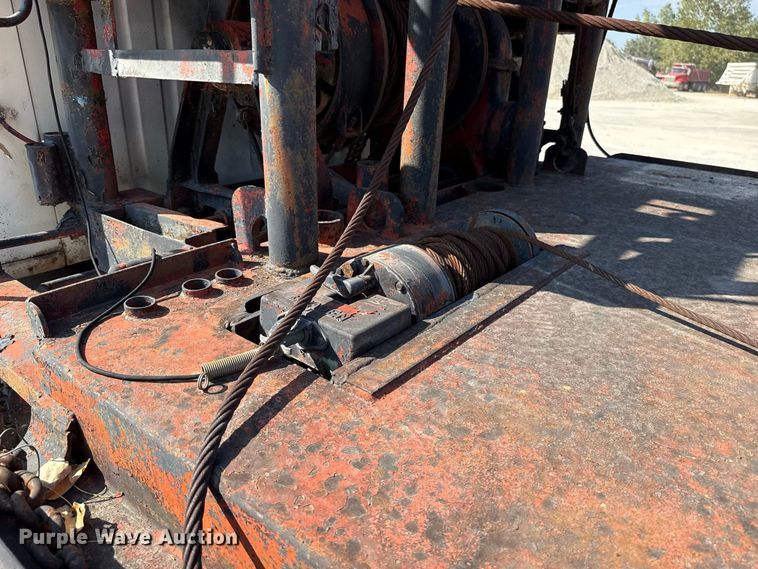 image for item FC4454 1979 International F-2574 flatbed truck
