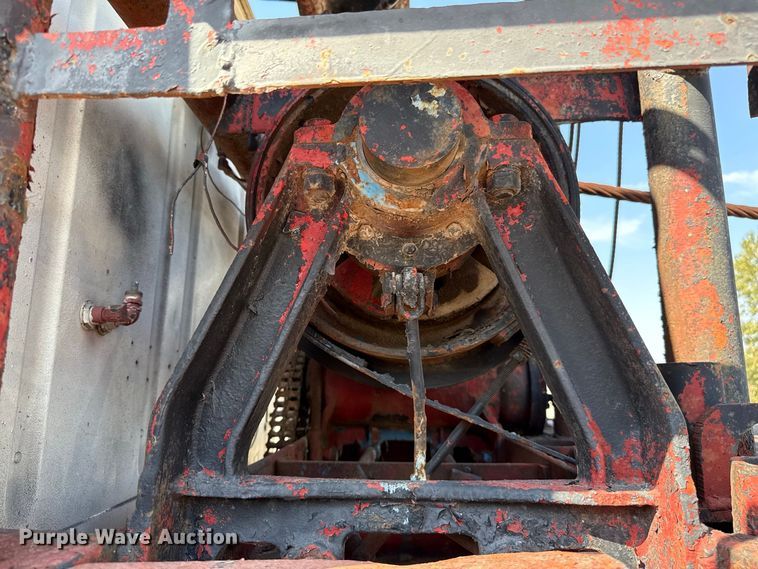 image for item FC4454 1979 International F-2574 flatbed truck