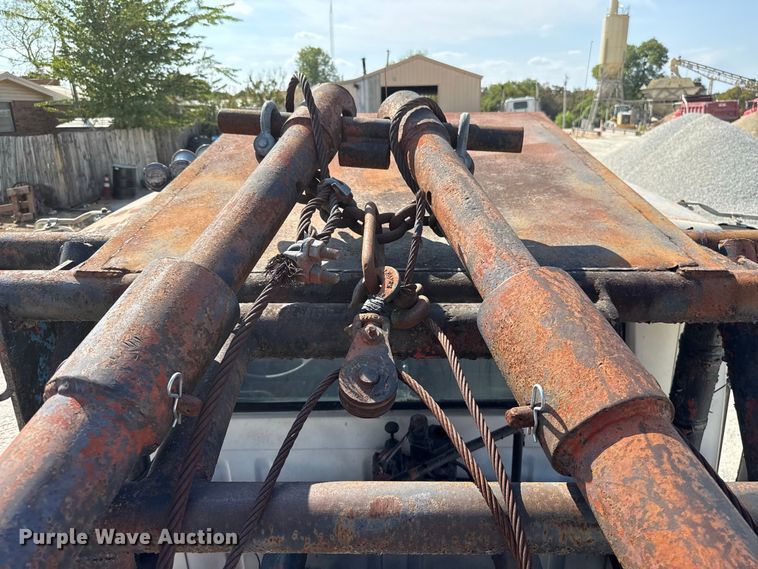 image for item FC4454 1979 International F-2574 flatbed truck