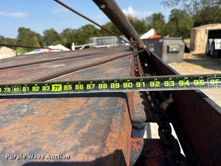 image for item FC4454 1979 International F-2574 flatbed truck