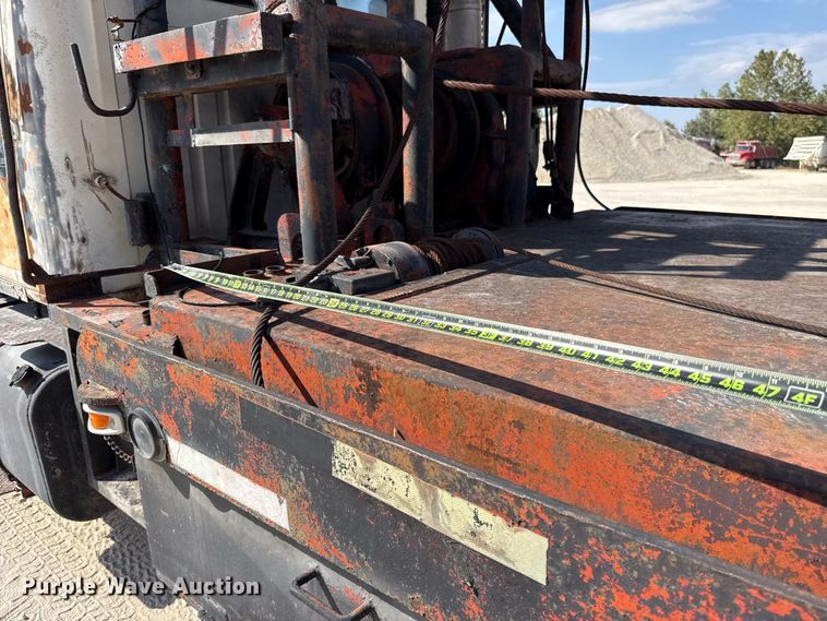 image for item FC4454 1979 International F-2574 flatbed truck
