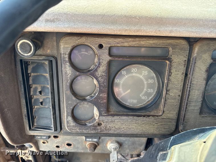 image for item FC4454 1979 International F-2574 flatbed truck