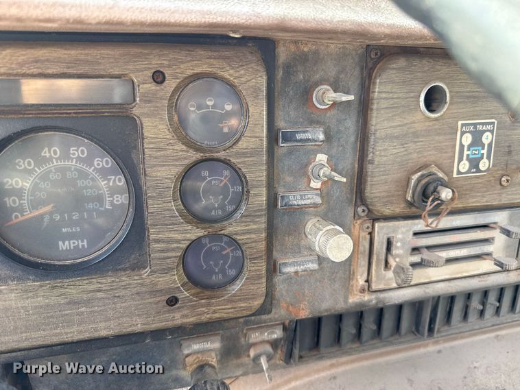 image for item FC4454 1979 International F-2574 flatbed truck
