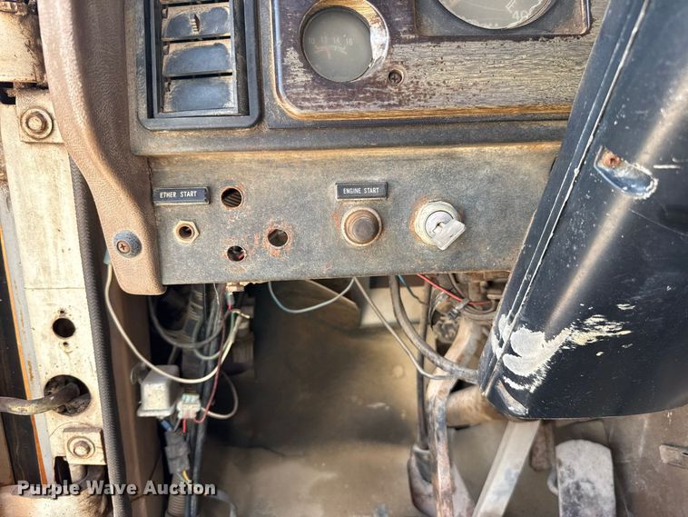 image for item FC4454 1979 International F-2574 flatbed truck