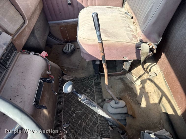 image for item FC4454 1979 International F-2574 flatbed truck