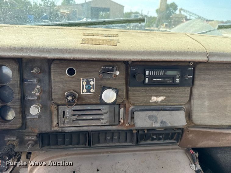 image for item FC4454 1979 International F-2574 flatbed truck