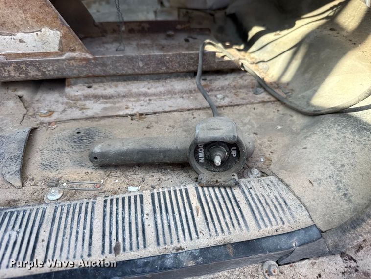 image for item FC4454 1979 International F-2574 flatbed truck
