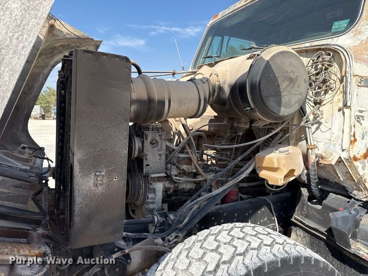 image for item FC4454 1979 International F-2574 flatbed truck