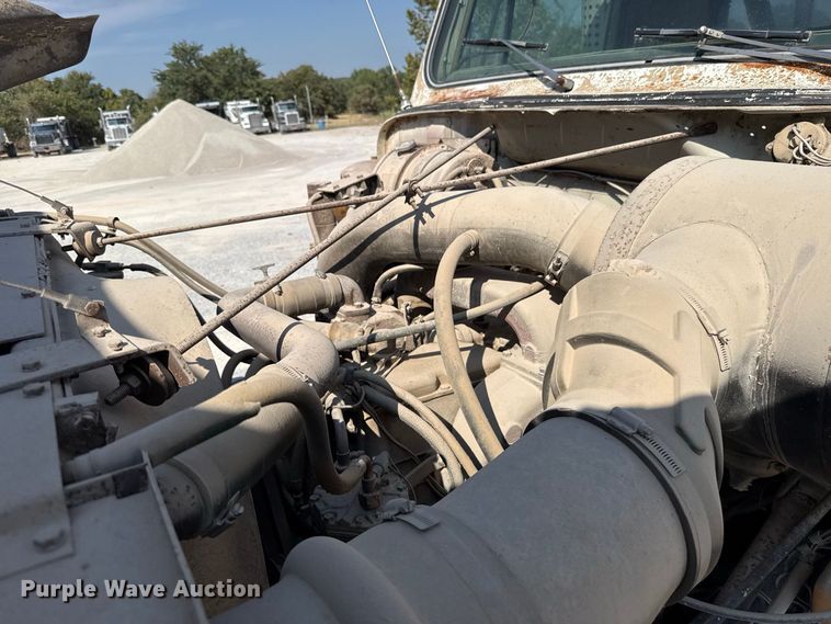 image for item FC4454 1979 International F-2574 flatbed truck