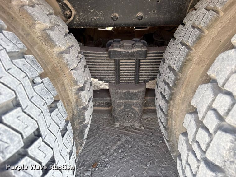 image for item FC4454 1979 International F-2574 flatbed truck
