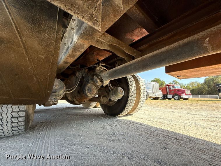 image for item FC4454 1979 International F-2574 flatbed truck