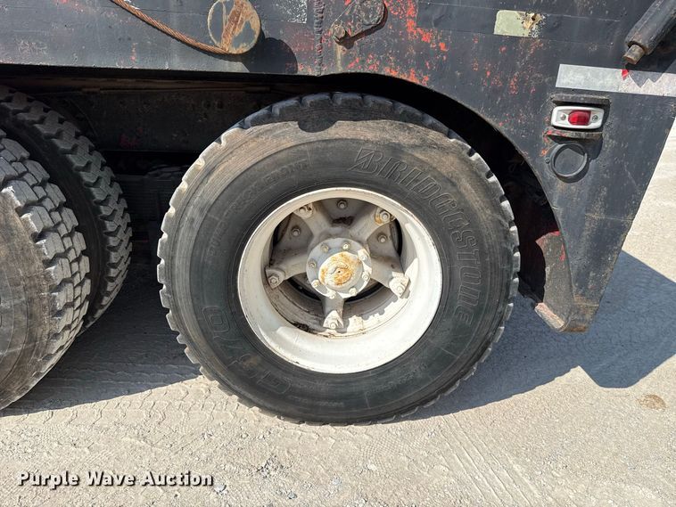 image for item FC4454 1979 International F-2574 flatbed truck
