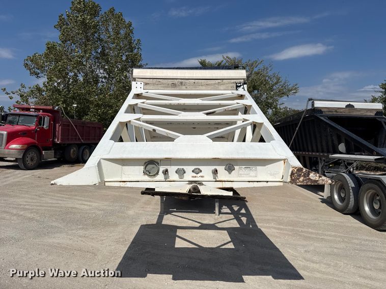image for item FC4457 2013 Manac 4B24 bottom dump trailer