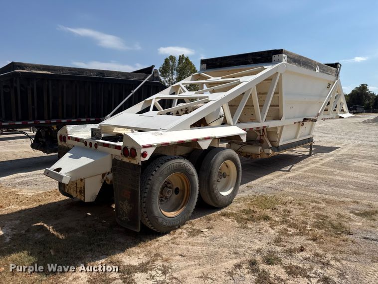 image for item FC4457 2013 Manac 4B24 bottom dump trailer