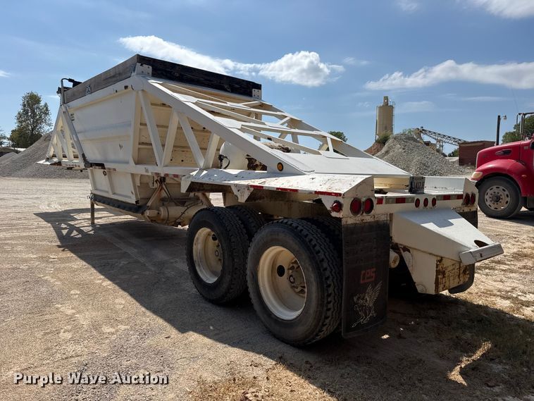 image for item FC4457 2013 Manac 4B24 bottom dump trailer