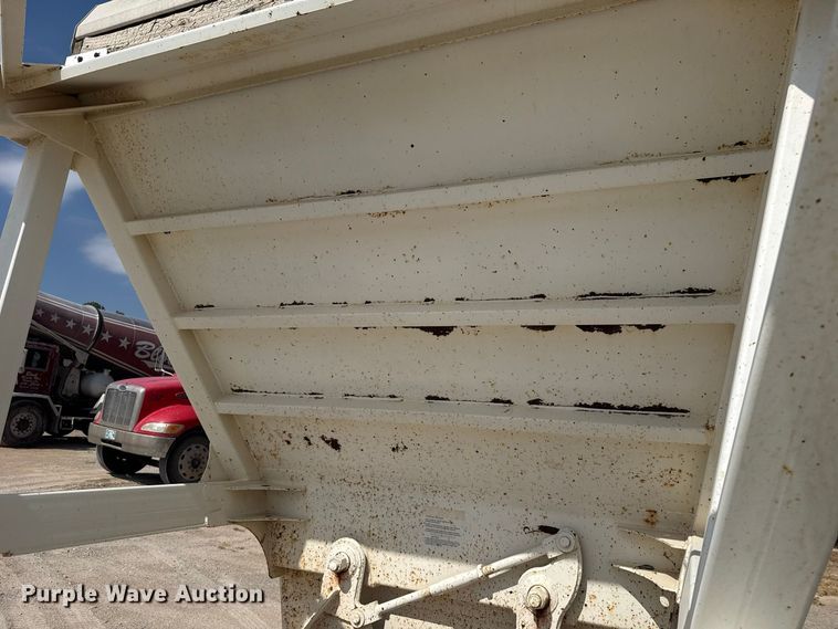 image for item FC4457 2013 Manac 4B24 bottom dump trailer