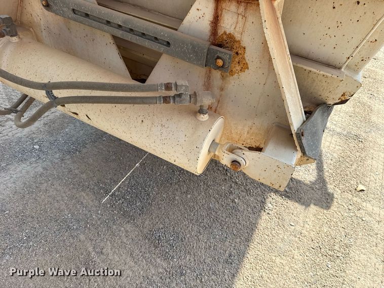image for item FC4457 2013 Manac 4B24 bottom dump trailer