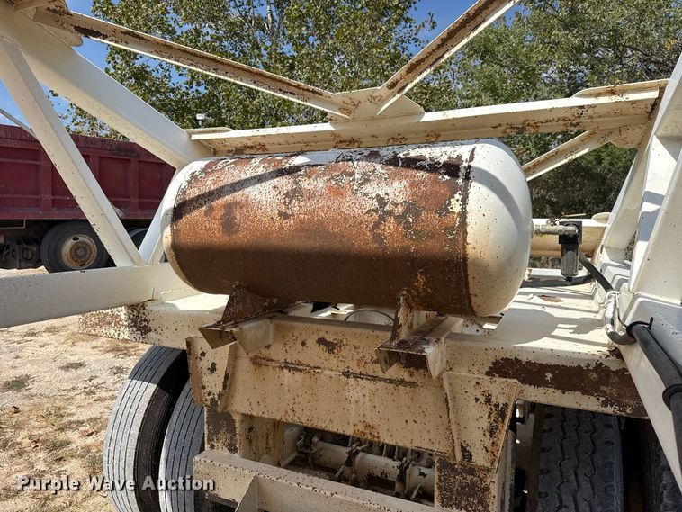 image for item FC4457 2013 Manac 4B24 bottom dump trailer