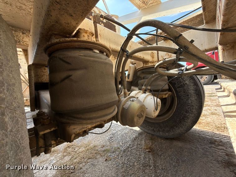 image for item FC4457 2013 Manac 4B24 bottom dump trailer