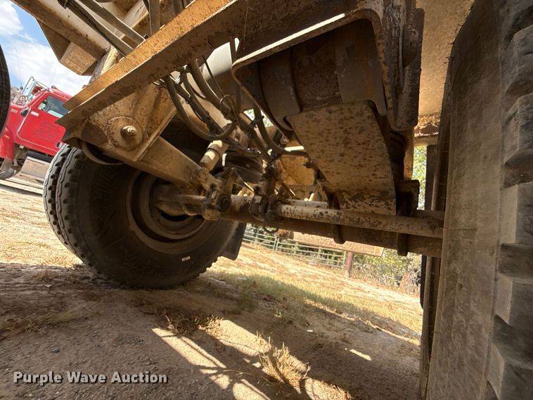 image for item FC4457 2013 Manac 4B24 bottom dump trailer