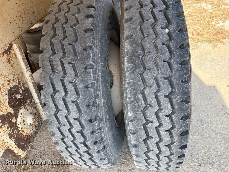 image for item FC4457 2013 Manac 4B24 bottom dump trailer