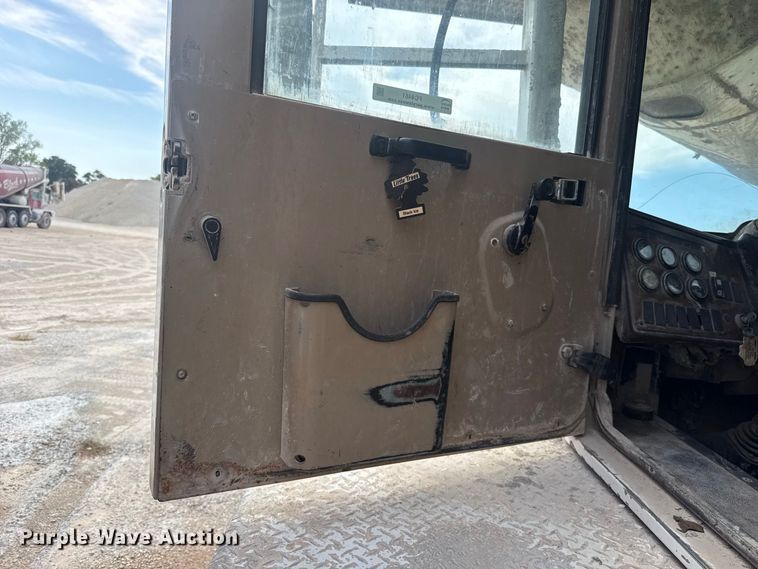 image for item FC4461 2005 Terex FD4000 ready mix truck