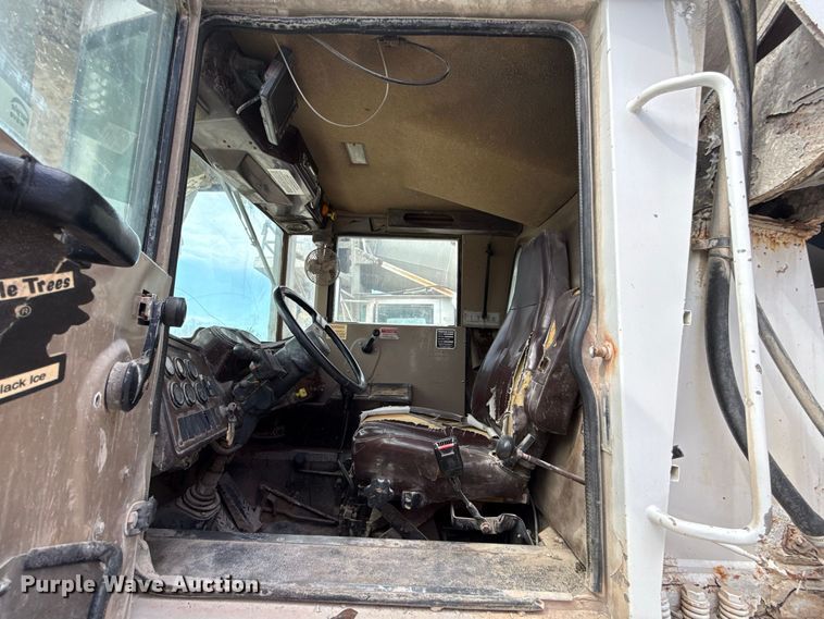 image for item FC4461 2005 Terex FD4000 ready mix truck
