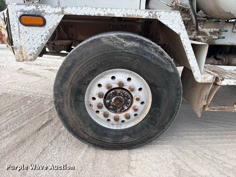 image for item FC4461 2005 Terex FD4000 ready mix truck