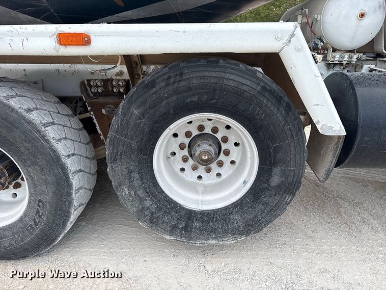 image for item FC4461 2005 Terex FD4000 ready mix truck