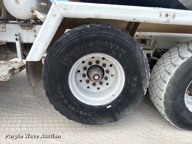 image for item FC4461 2005 Terex FD4000 ready mix truck