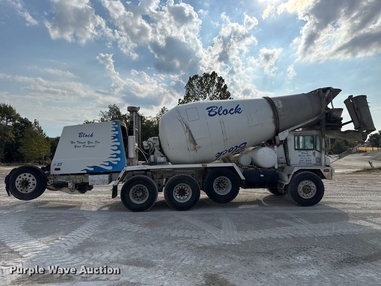 image for item FC4462 2004 Terex Advance Mixer FD4000 ready mix truck