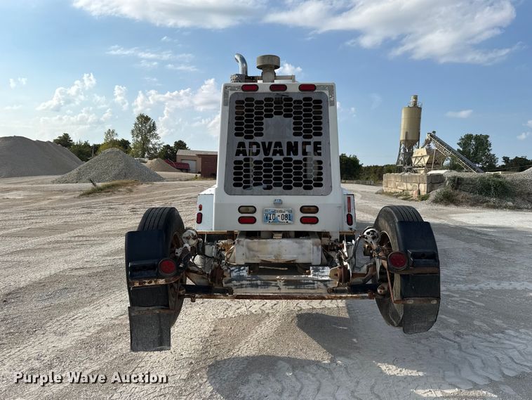 image for item FC4462 2004 Terex Advance Mixer FD4000 ready mix truck