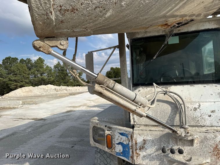 image for item FC4462 2004 Terex Advance Mixer FD4000 ready mix truck