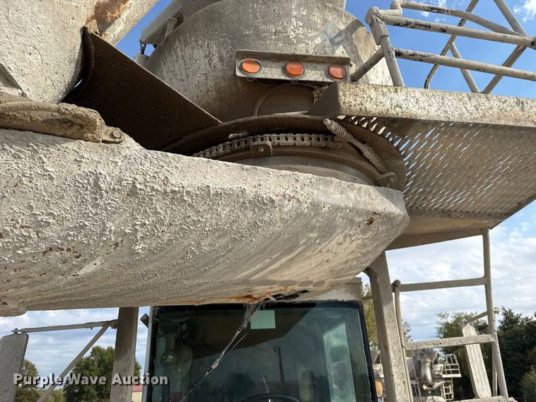 image for item FC4462 2004 Terex Advance Mixer FD4000 ready mix truck