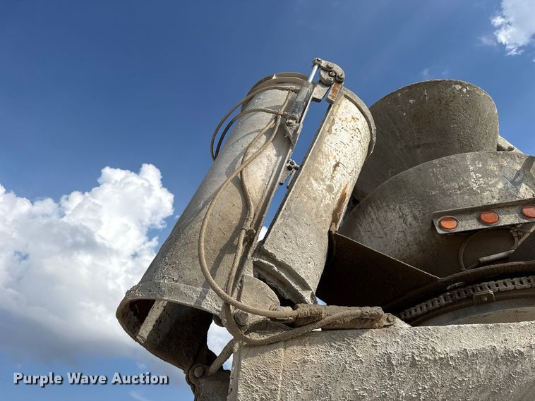 image for item FC4462 2004 Terex Advance Mixer FD4000 ready mix truck
