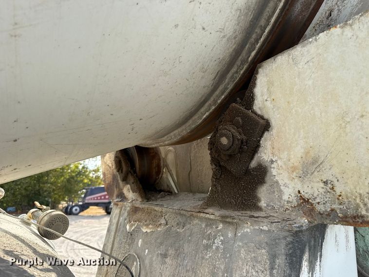 image for item FC4462 2004 Terex Advance Mixer FD4000 ready mix truck