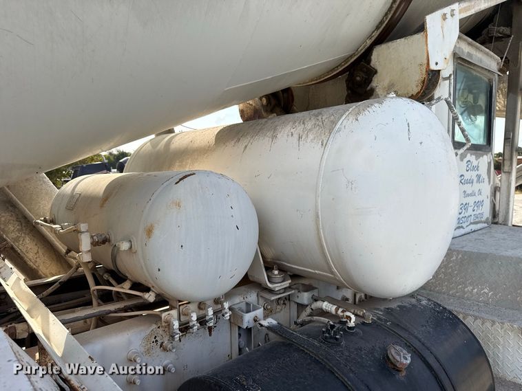 image for item FC4462 2004 Terex Advance Mixer FD4000 ready mix truck