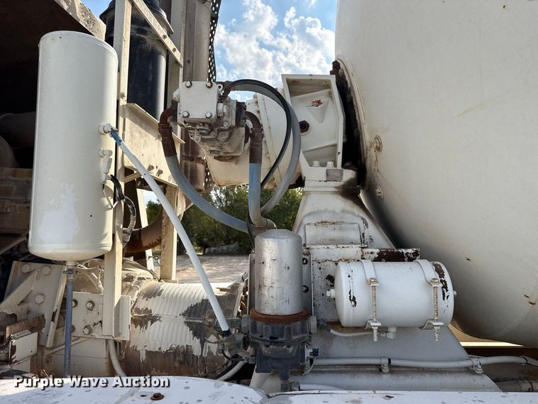image for item FC4462 2004 Terex Advance Mixer FD4000 ready mix truck