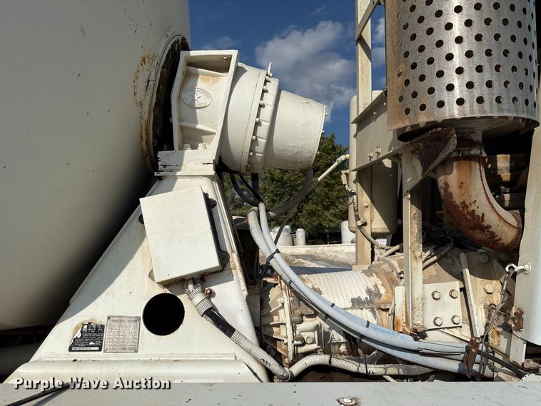 image for item FC4462 2004 Terex Advance Mixer FD4000 ready mix truck