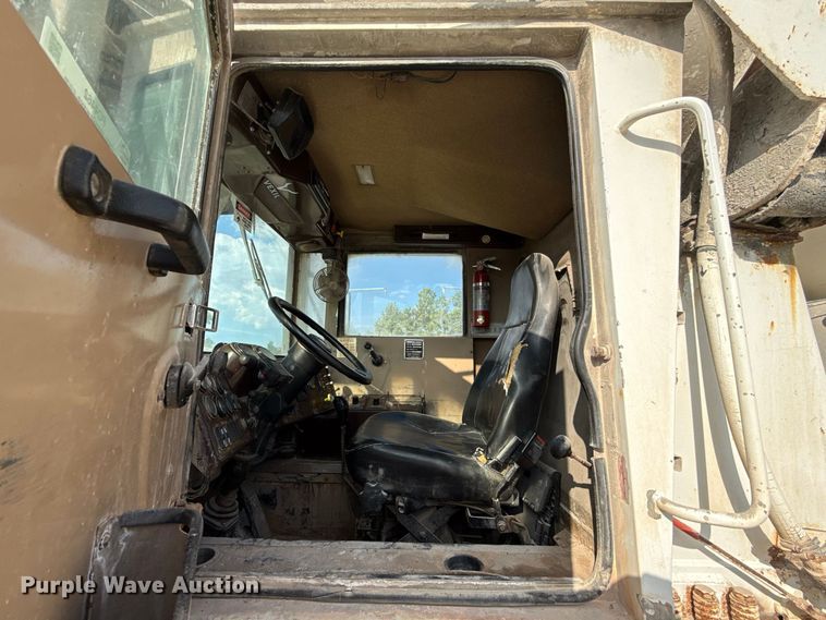 image for item FC4462 2004 Terex Advance Mixer FD4000 ready mix truck